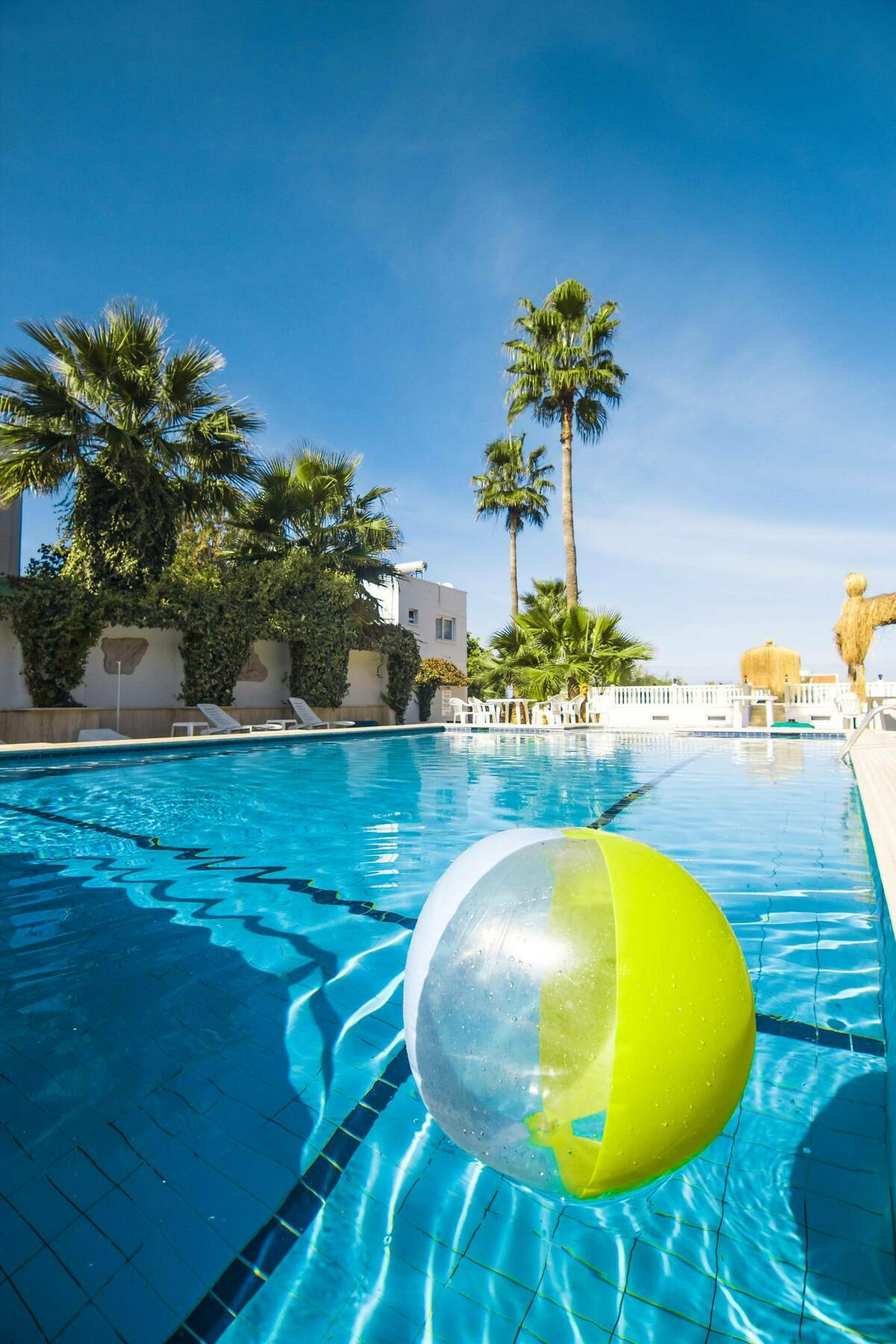 ホテルThe Pine Bay Club キレニア エクステリア 写真
